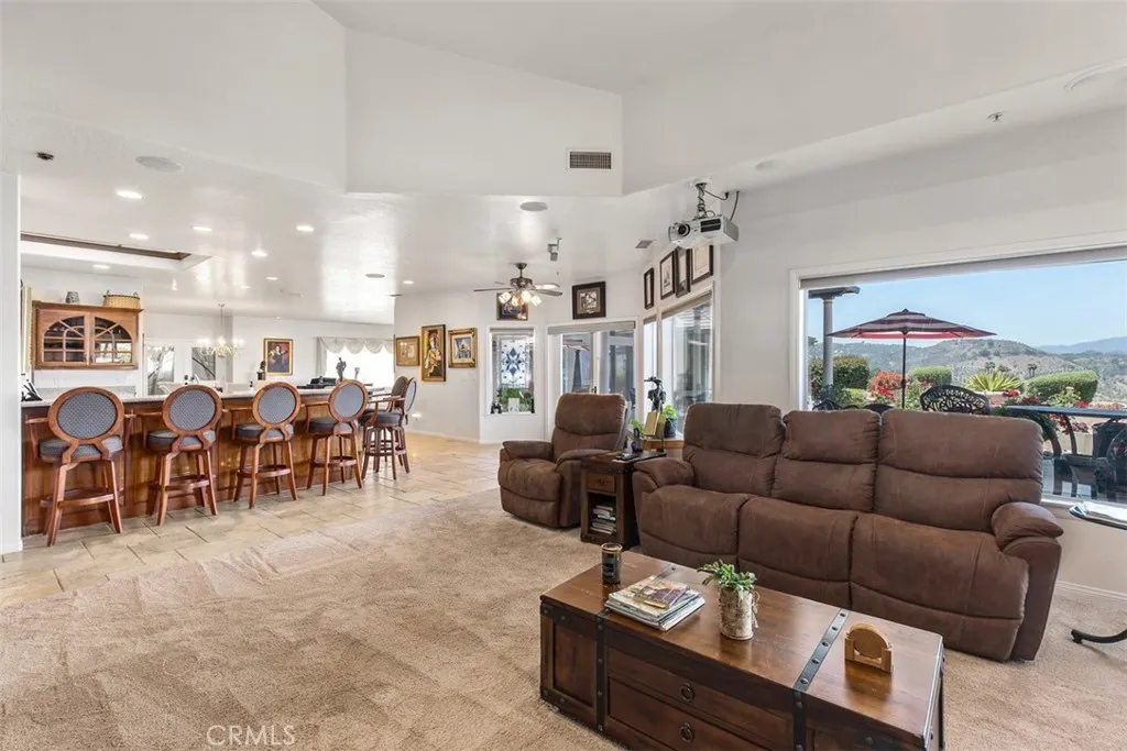 https://cdn.realtyfeed.com/cdn/127/305487089/9a94b40e95491472f9c82d56fa2811d2.webp