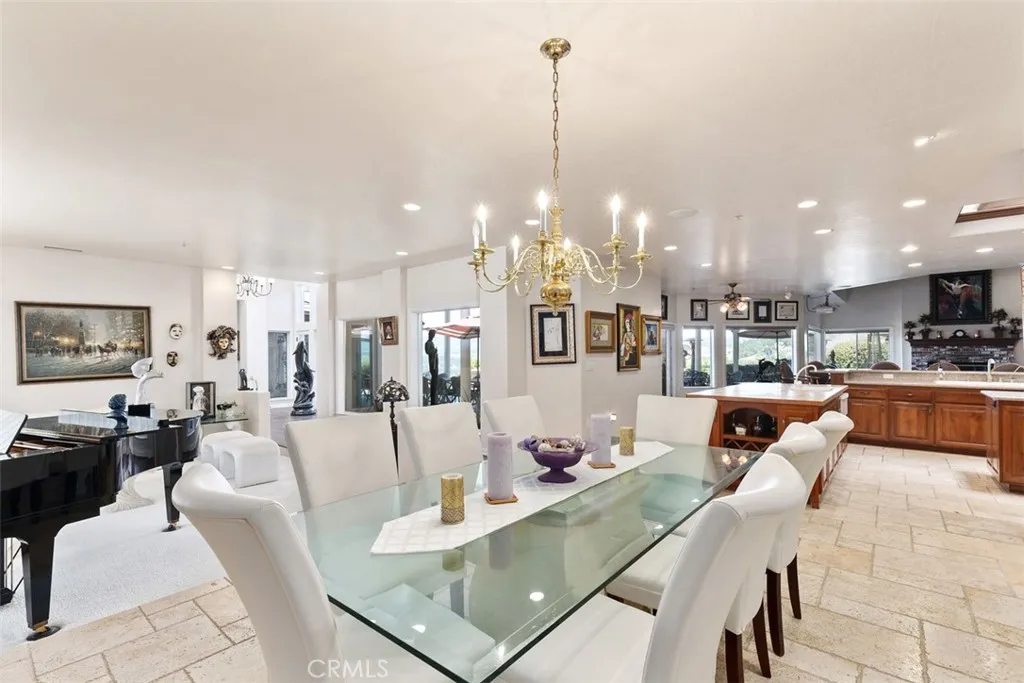https://cdn.realtyfeed.com/cdn/127/305487089/af92e3cb4a0ad1a9f7570d3a336baa66.webp