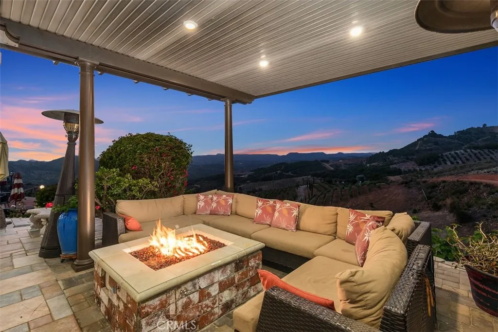 https://cdn.realtyfeed.com/cdn/127/305487089/c752473ff3c3953c8a3819ce1490fa91.webp