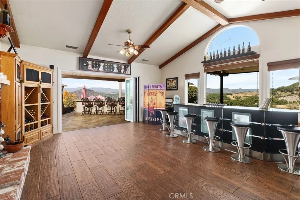 https://cdn.realtyfeed.com/cdn/127/305487089/c7add279f1907082bf96d54a5e054281.webp