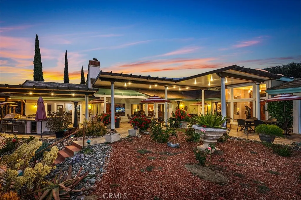 https://cdn.realtyfeed.com/cdn/127/305487089/e48aec36899612c8d7dce13629f8b5f2.webp