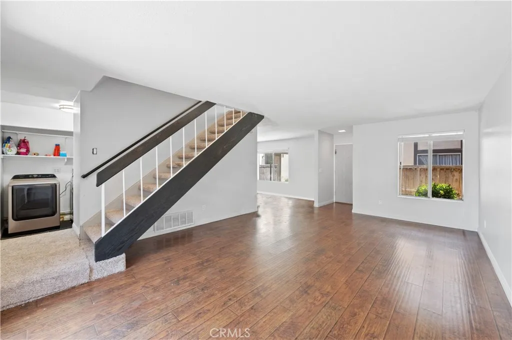 https://cdn.realtyfeed.com/cdn/127/305487731/594343a8330879594e2b22ba031952e1.webp