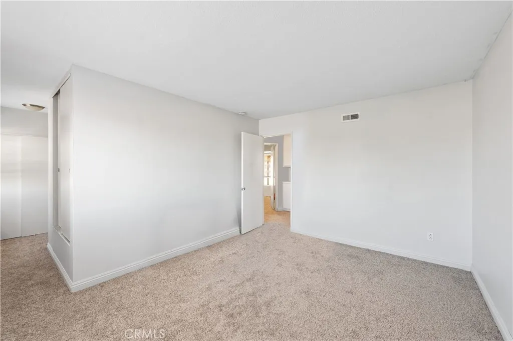https://cdn.realtyfeed.com/cdn/127/305487731/b572051412a699595bcda23c77d2748e.webp