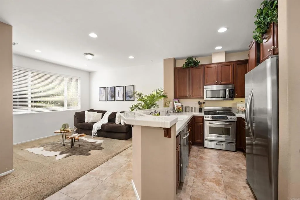 https://cdn.realtyfeed.com/cdn/127/305488179/03f2fe3719b1407111b0de1966b6284d.webp