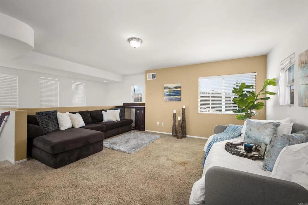 https://cdn.realtyfeed.com/cdn/127/305488179/8959252a91540a5bad9d378bac3172de.webp