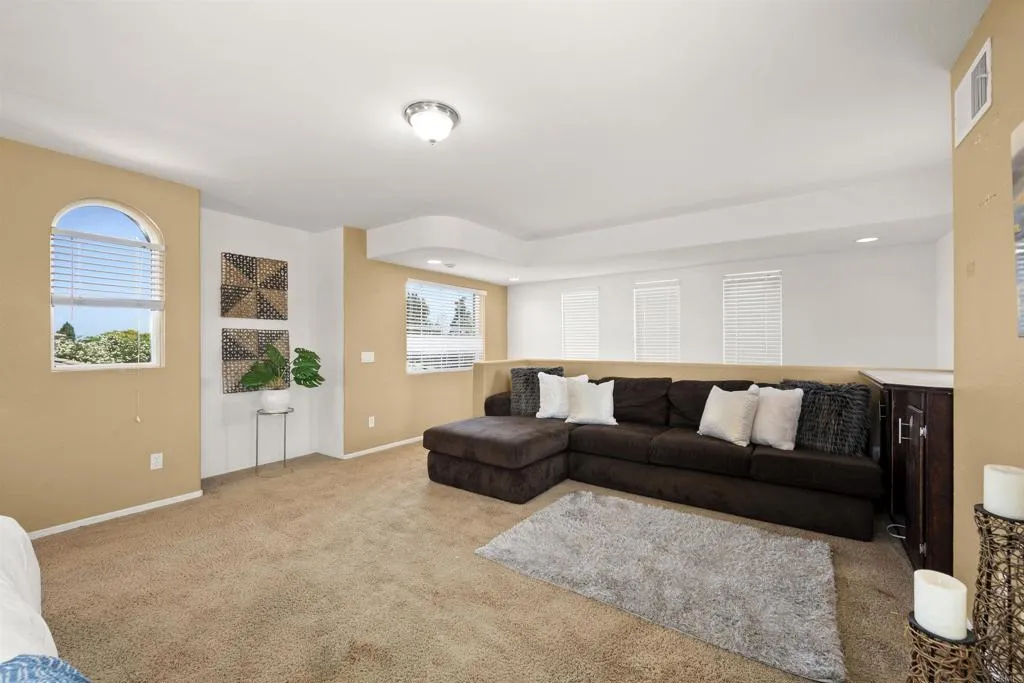 https://cdn.realtyfeed.com/cdn/127/305488179/b51330704e2e1ad8661e1ef96b1de74e.webp