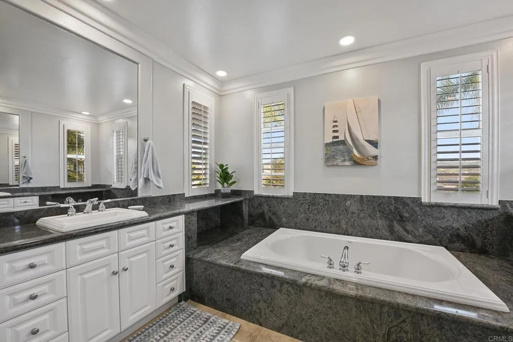 https://cdn.realtyfeed.com/cdn/127/305491181/c7cb4c5419defa285bc75ab6c0810b24.webp