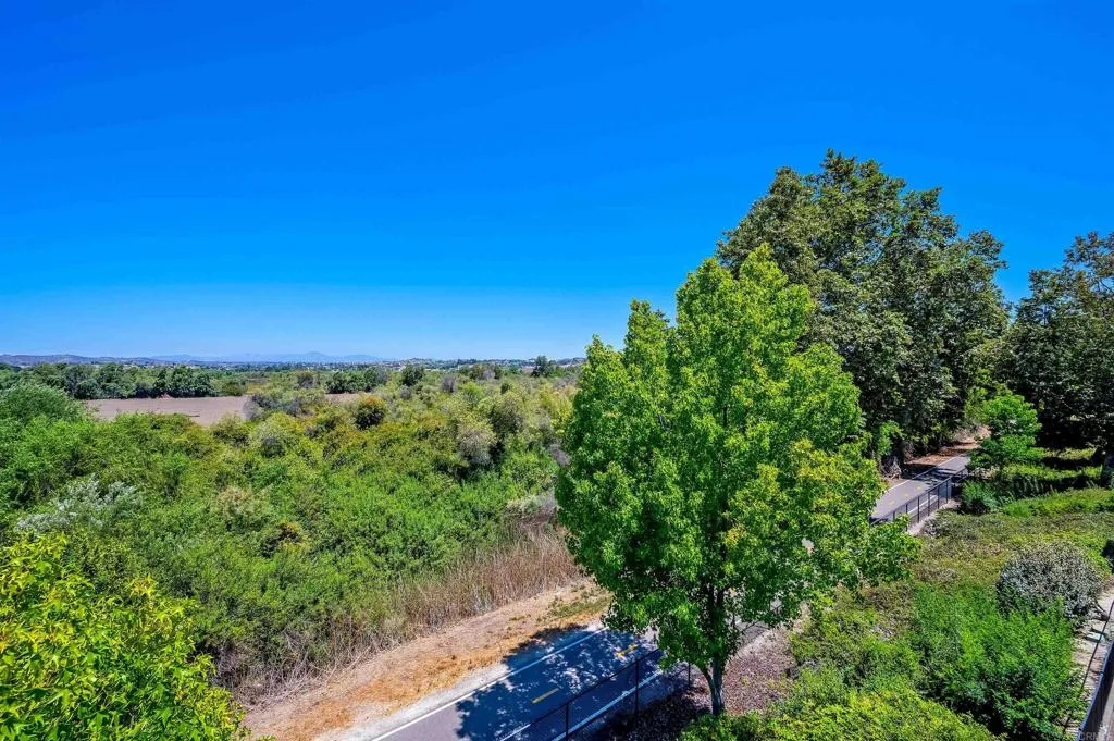 https://cdn.realtyfeed.com/cdn/127/305694557/37623c3fff513e8a5fc96f12b1e30590.webp