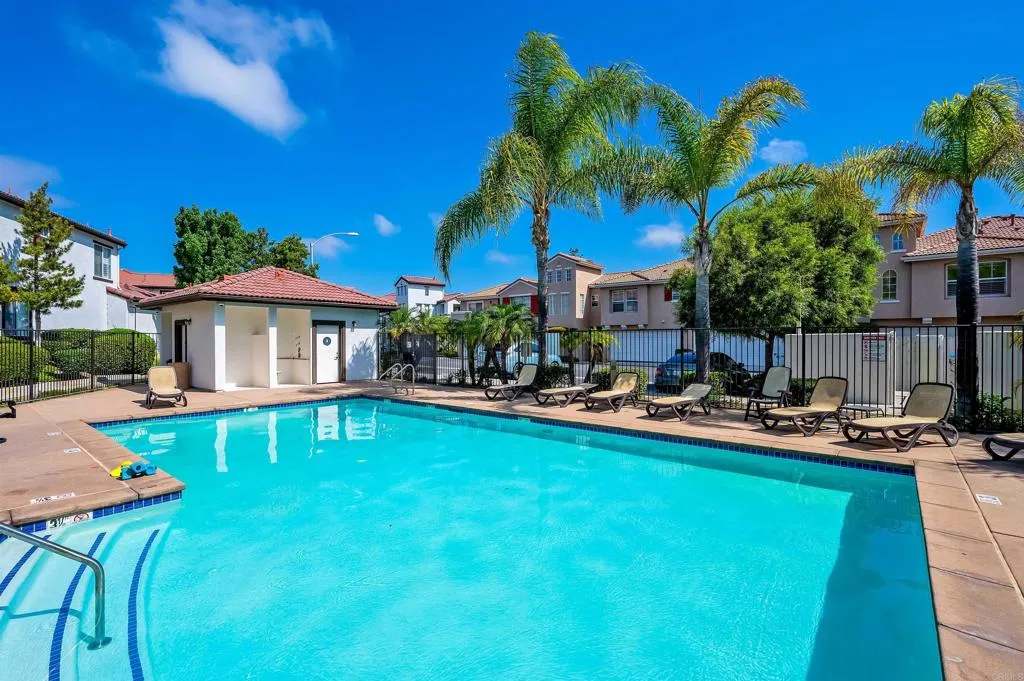 https://cdn.realtyfeed.com/cdn/127/305694557/3c23b31f4f795df7dca5ba88f884a9c0.webp