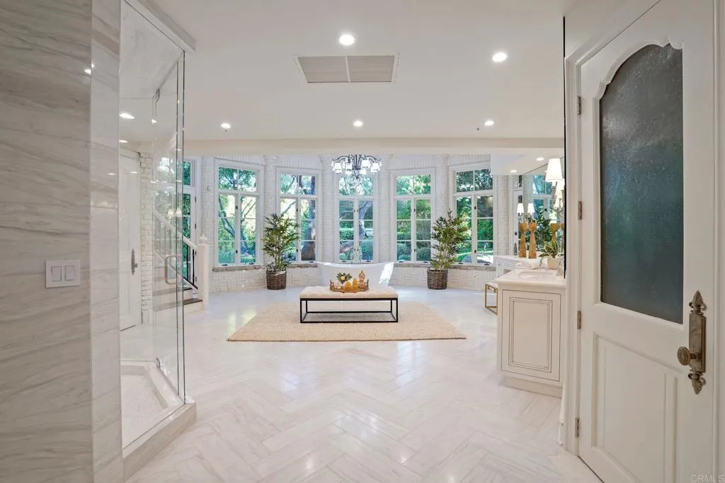 https://cdn.realtyfeed.com/cdn/127/305696615/61c96c24816da2af3123514ffada5b08.webp