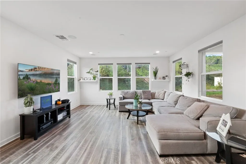 https://cdn.realtyfeed.com/cdn/127/305698297/41441533a1c0b0010adabb59c56c5e15.webp