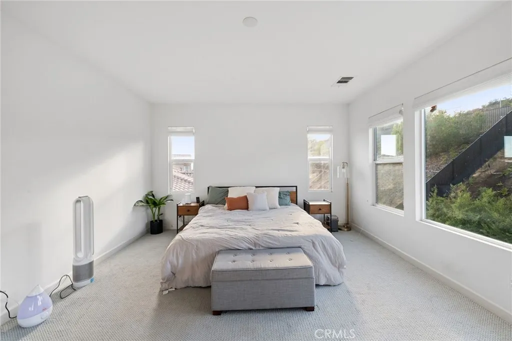 https://cdn.realtyfeed.com/cdn/127/305698297/46421182879614b89498cd887eac47a0.webp