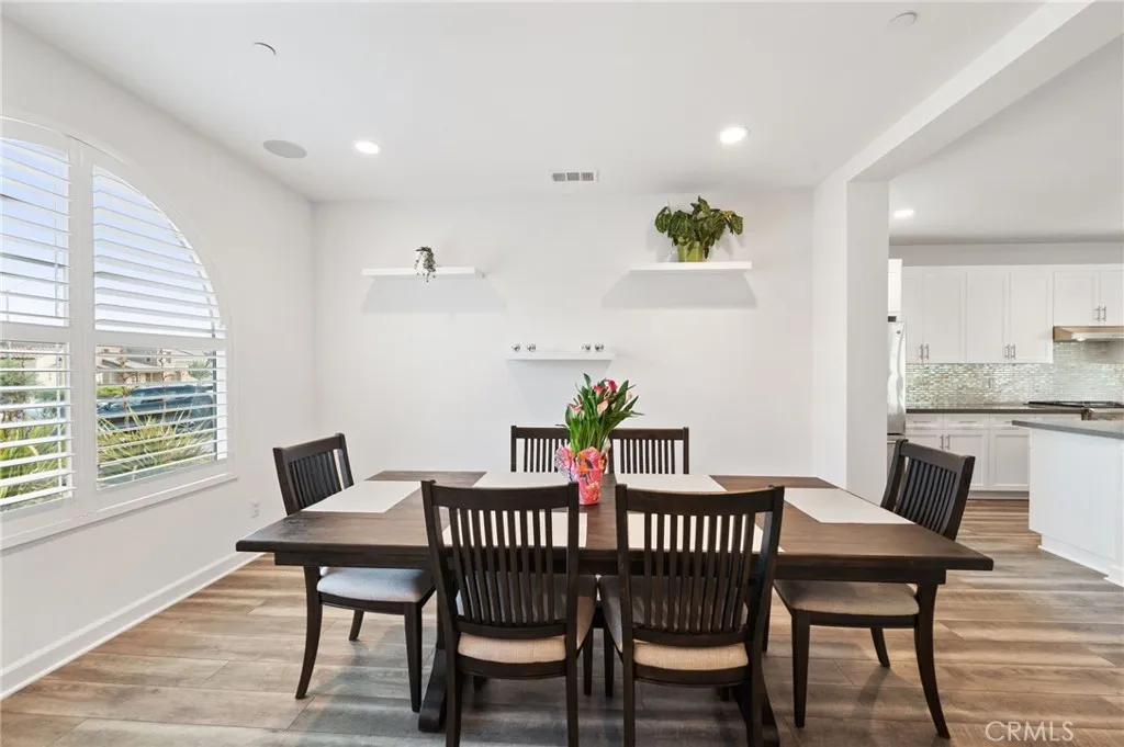 https://cdn.realtyfeed.com/cdn/127/305698297/582f1527c162683c8bd98896fa1f2c93.webp