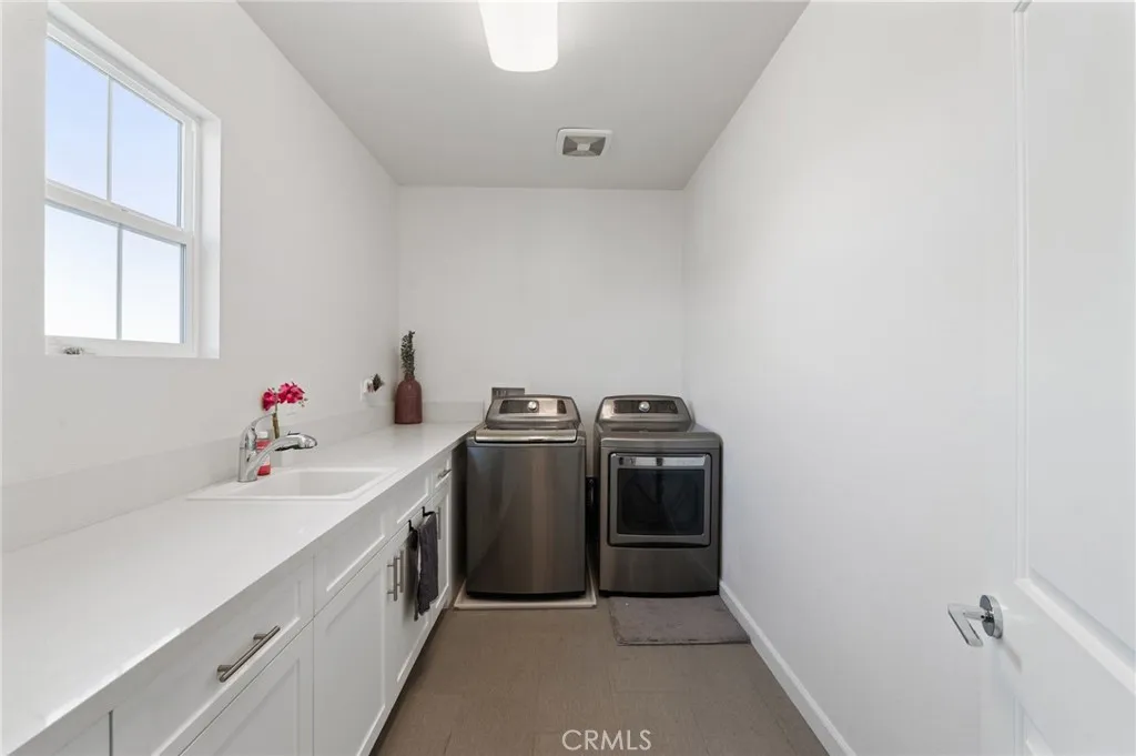 https://cdn.realtyfeed.com/cdn/127/305698297/e181d6b6002d990d18a96c79489d8c83.webp