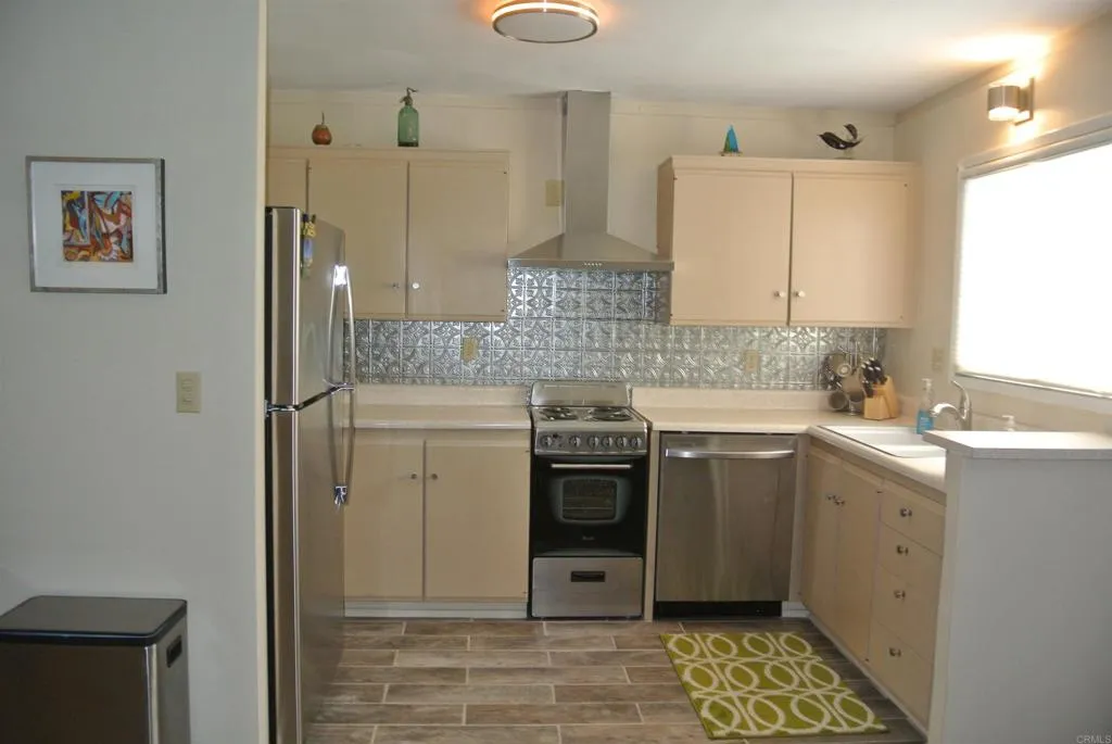 https://cdn.realtyfeed.com/cdn/127/305699445/f738db9a76309bc50eec3e1df7e9e52a.webp