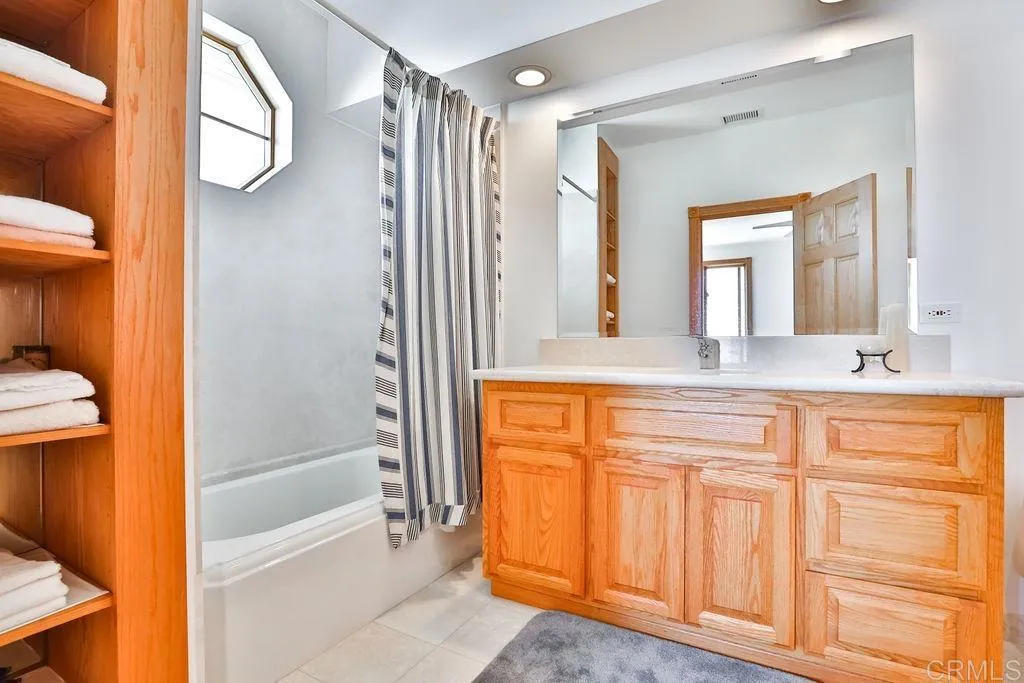 https://cdn.realtyfeed.com/cdn/127/305701236/1991ae2c9c23d22ae44f5473f41c4275.webp