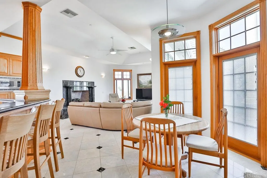 https://cdn.realtyfeed.com/cdn/127/305701236/fdde74690c8b6cacb028614e59476bf0.webp