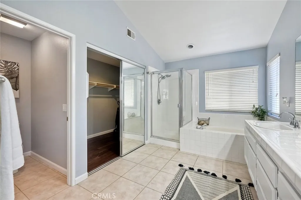 https://cdn.realtyfeed.com/cdn/127/305702360/81411ad83ce4390109d58a64a47b0854.webp