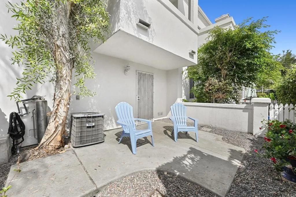 https://cdn.realtyfeed.com/cdn/127/305704617/8fa864f5a1248ee923ac748e47718353.webp