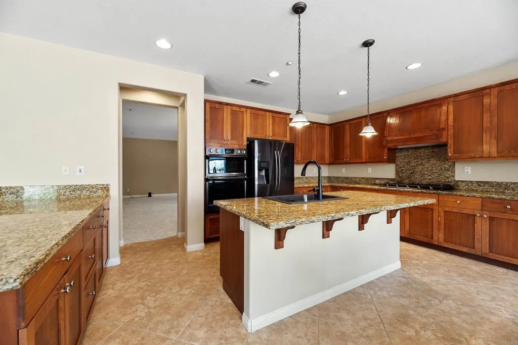 https://cdn.realtyfeed.com/cdn/127/305704714/4695aae1eb6cb5547c7e038757b6b1d5.webp