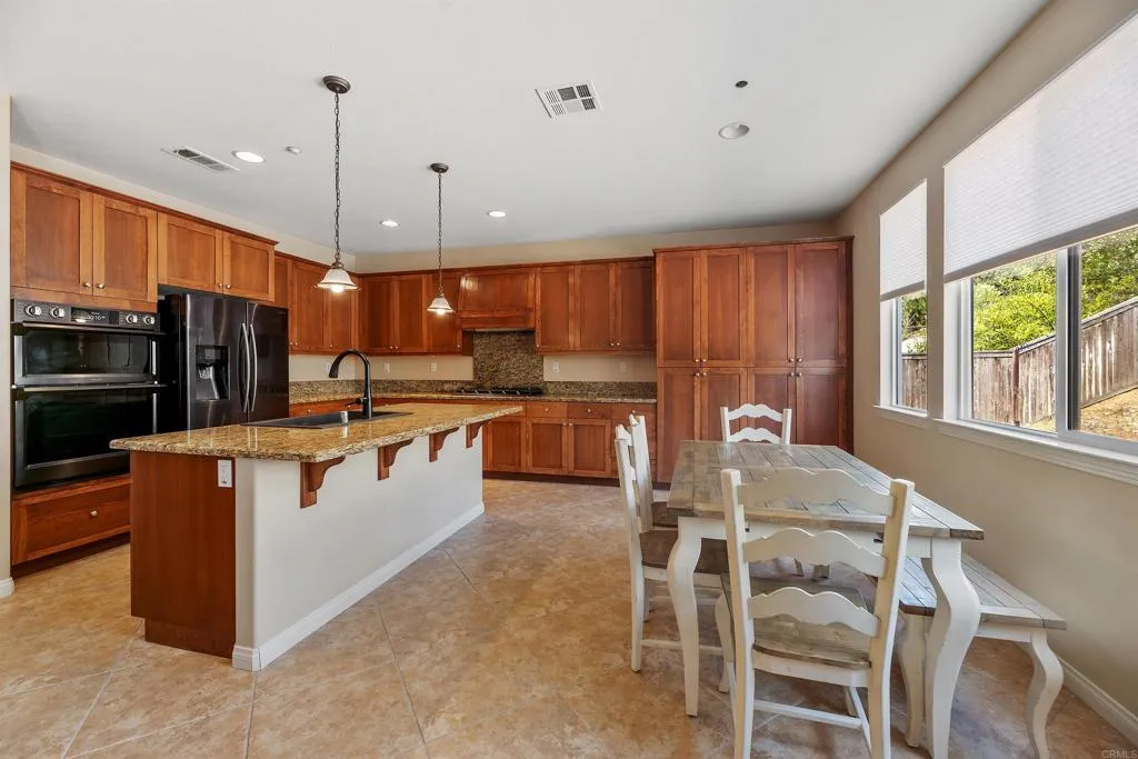 https://cdn.realtyfeed.com/cdn/127/305704714/80c37d0b998b62ee8672ad6068ad2671.webp