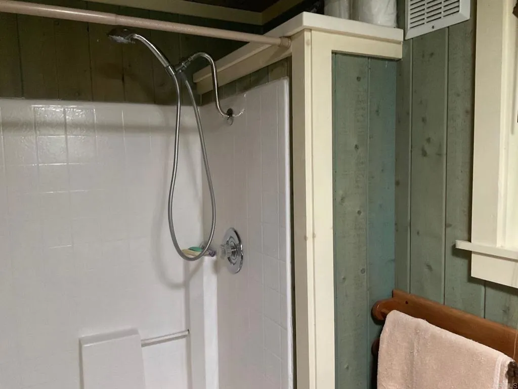 https://cdn.realtyfeed.com/cdn/127/305706554/126fd6a2d1d14961cddf880533f169de.webp