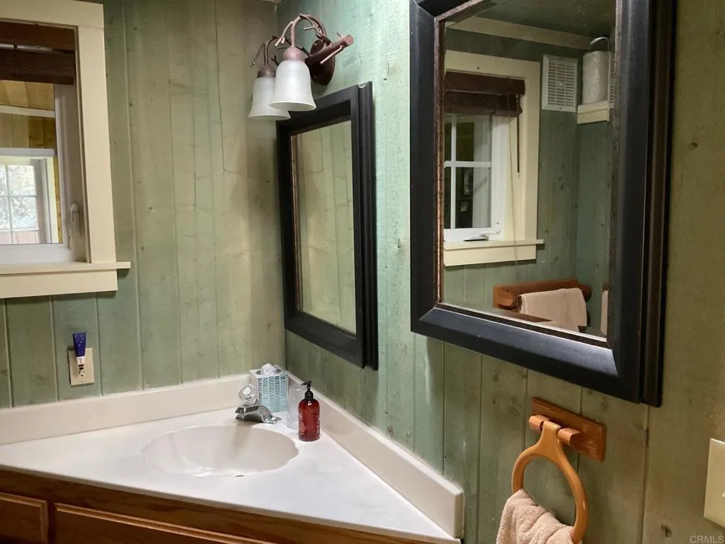 https://cdn.realtyfeed.com/cdn/127/305706554/a737528f04ba28cf72cf54981082c025.webp