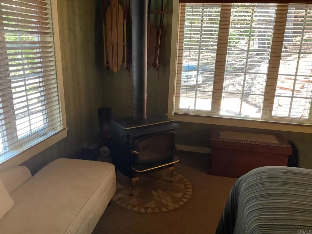https://cdn.realtyfeed.com/cdn/127/305706554/cb1ad768d6241f41997d7b9fe19508c2.webp