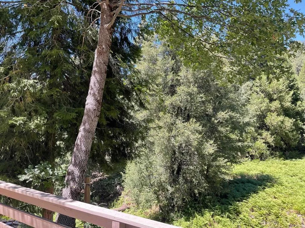 https://cdn.realtyfeed.com/cdn/127/305706554/d27a98e53bbd9f9c1d86a1e1388bb73d.webp
