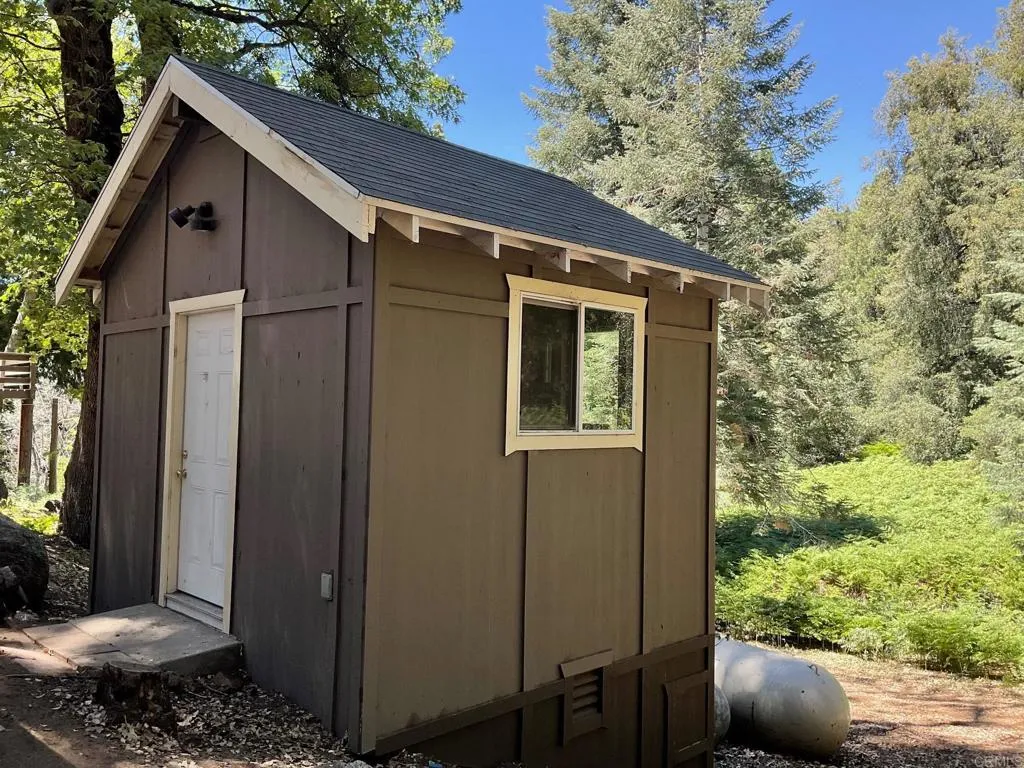 https://cdn.realtyfeed.com/cdn/127/305706554/f5e6d1e77cd5ba0840aeda1193389ff4.webp