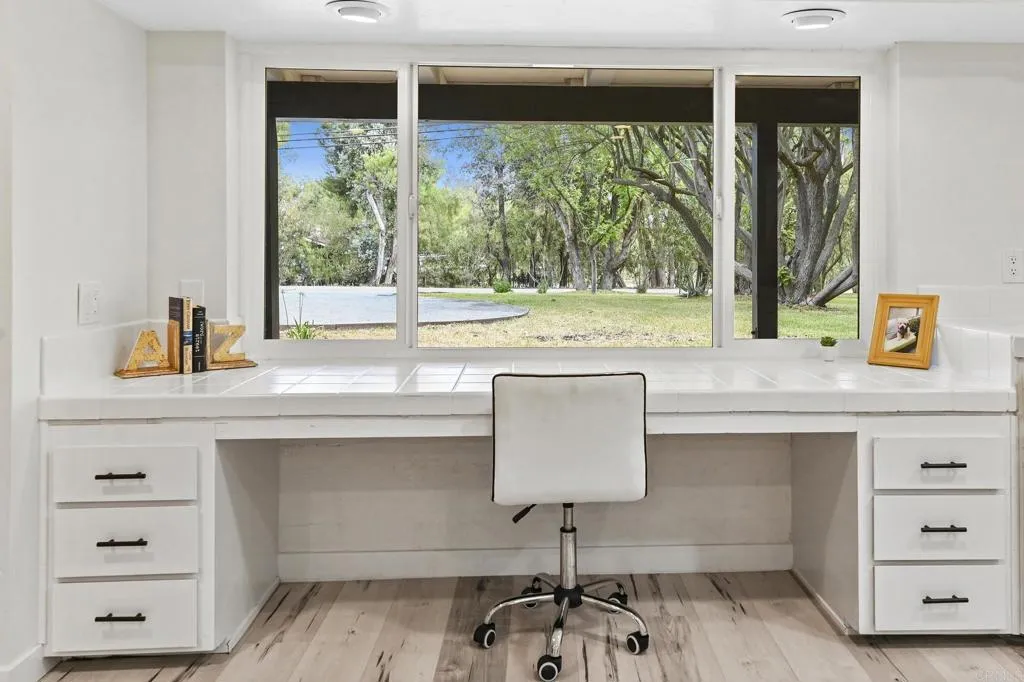 https://cdn.realtyfeed.com/cdn/127/305713101/2b91f974841d75c1d318eeb2183d9262.webp