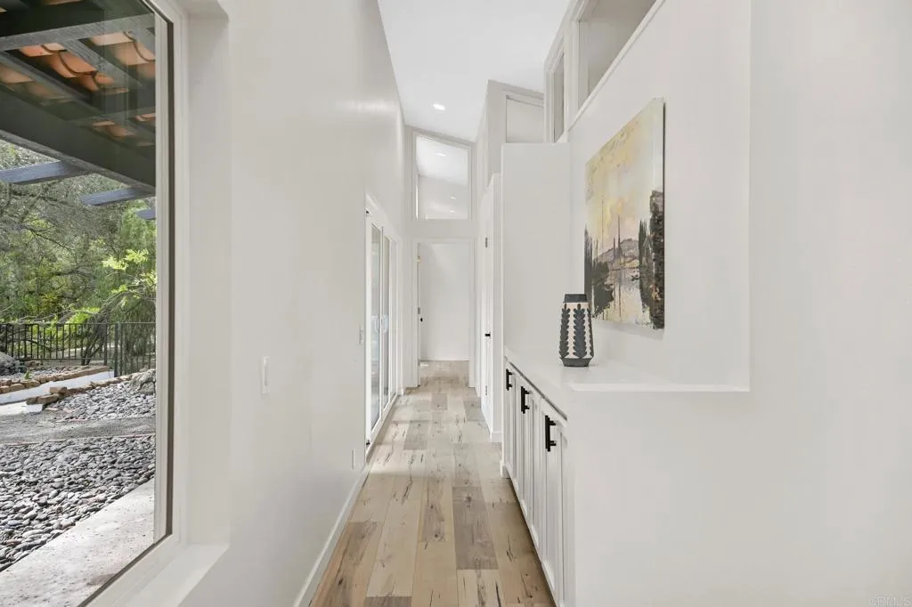 https://cdn.realtyfeed.com/cdn/127/305713101/69090ef0f55e26cd2cb39428e83e3f46.webp