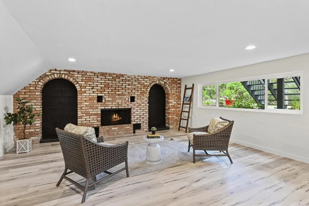 https://cdn.realtyfeed.com/cdn/127/305713101/97b404aec573cd6043f0963de4cdca80.webp