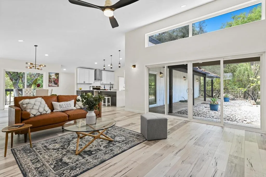 https://cdn.realtyfeed.com/cdn/127/305713101/bf00a23803fdc4794391a401c2a9fc3e.webp