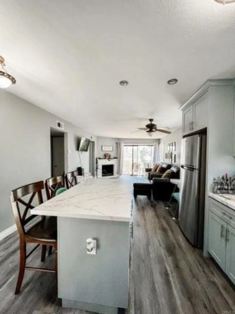 https://cdn.realtyfeed.com/cdn/127/305713116/2d860e500df7f60456171a20a457848f.webp