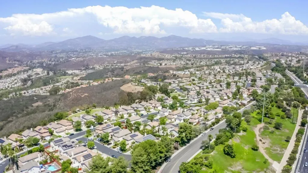 https://cdn.realtyfeed.com/cdn/127/305716824/8c4c45740b34f3e3ae313292bd27af7e.webp