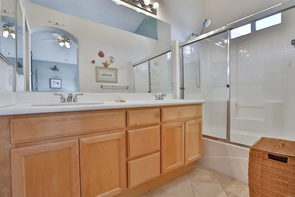 https://cdn.realtyfeed.com/cdn/127/305716824/af602bf0ba4273e7c58028613ed836b6.webp
