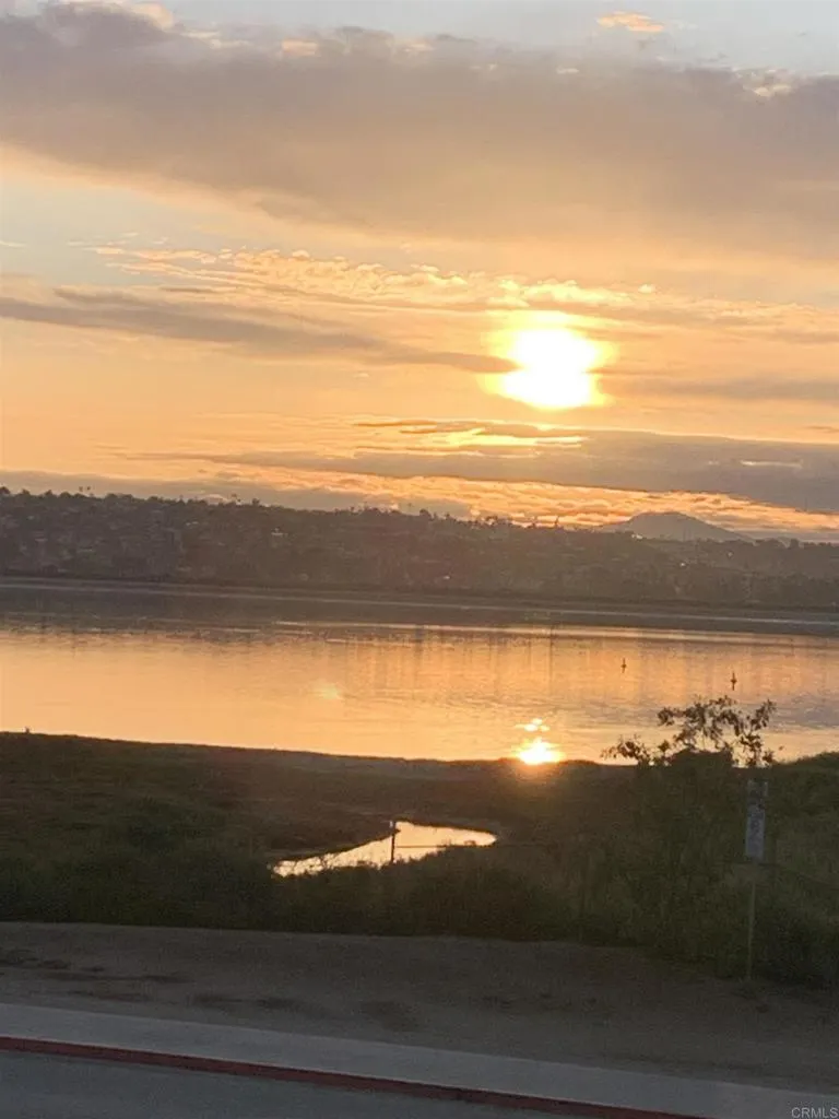 https://cdn.realtyfeed.com/cdn/127/305718304/9a5932ca1b1e0c9de81496694a72687e.webp