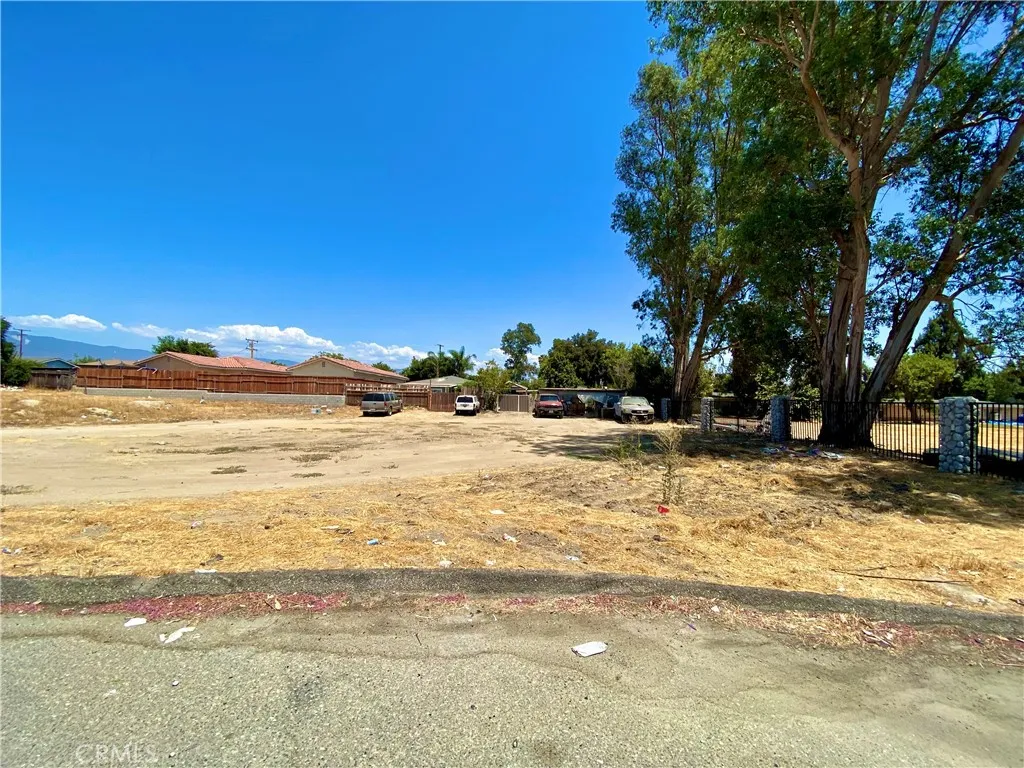 1053 N Madison, San Bernardino, Ca 92411
