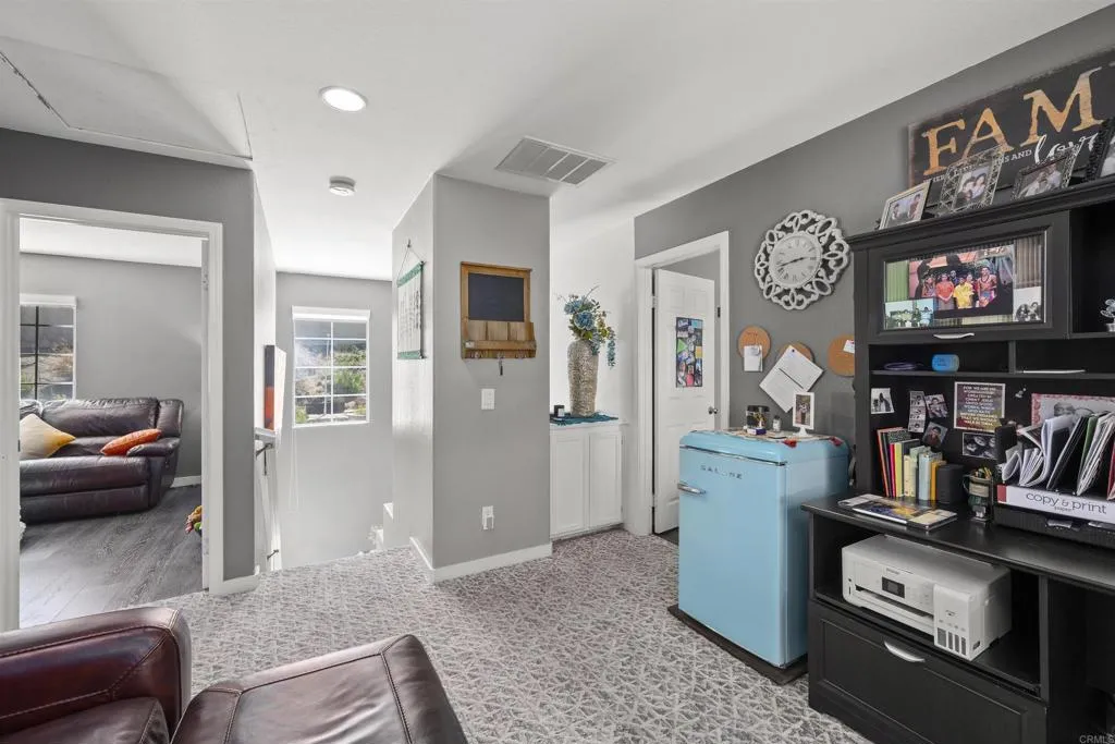 https://cdn.realtyfeed.com/cdn/127/305719591/465132476f3d3e8f7a97a258326c3271.webp