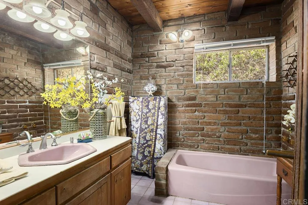https://cdn.realtyfeed.com/cdn/127/305726238/0a3901376687ba037c0d51e3f083759b.webp