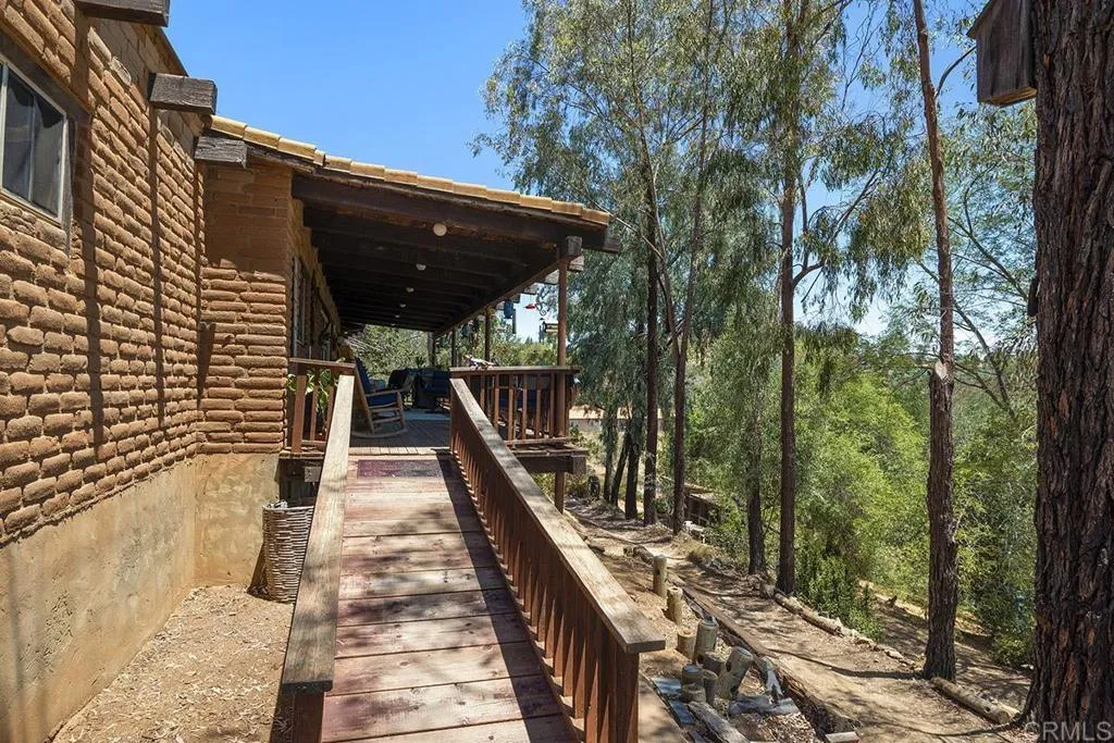 https://cdn.realtyfeed.com/cdn/127/305726238/17032d1637c23c086436f18ca130b985.webp