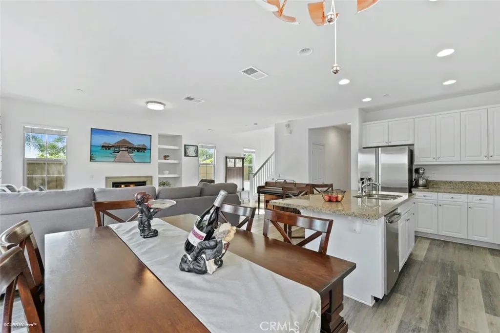 https://cdn.realtyfeed.com/cdn/127/305726607/182d468f48957d5610cb7af3b754f09b.webp