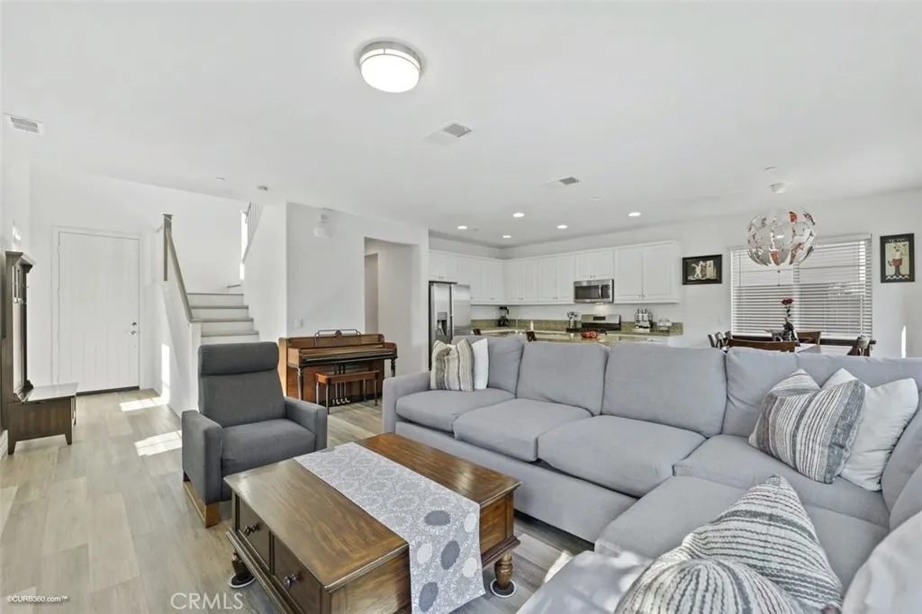 https://cdn.realtyfeed.com/cdn/127/305726607/ad528df22001635b15ed4f496764004e.webp