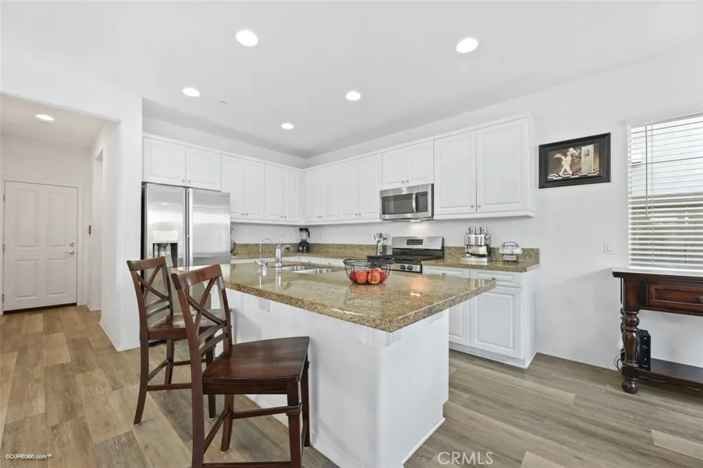 https://cdn.realtyfeed.com/cdn/127/305726607/ceaa9c5c0e364ab8005049a590e61438.webp