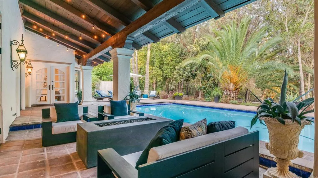 https://cdn.realtyfeed.com/cdn/127/305727185/67103163fb121fc111e164335fafc283.webp