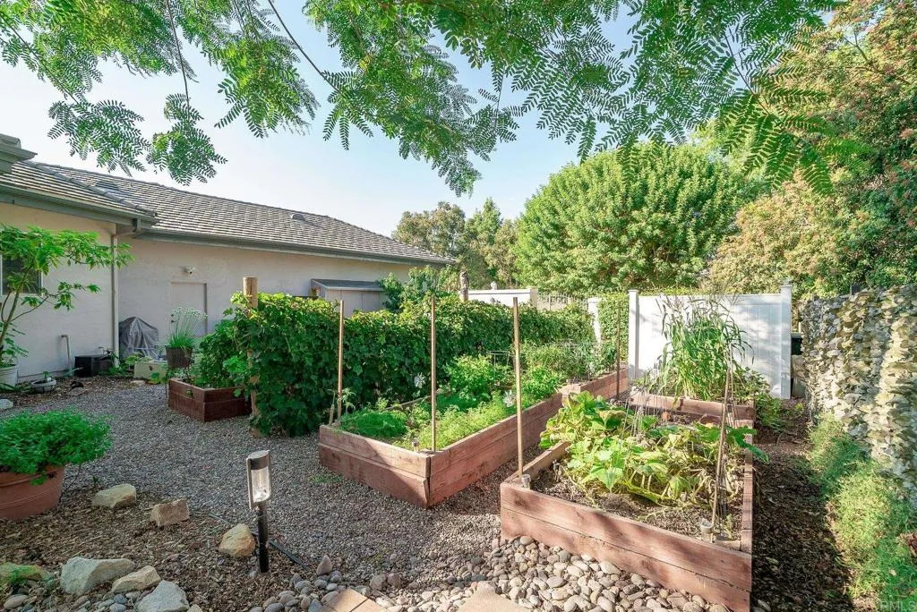 https://cdn.realtyfeed.com/cdn/127/305727206/0bbc781fa85d4359943dc9cded4a5375.webp