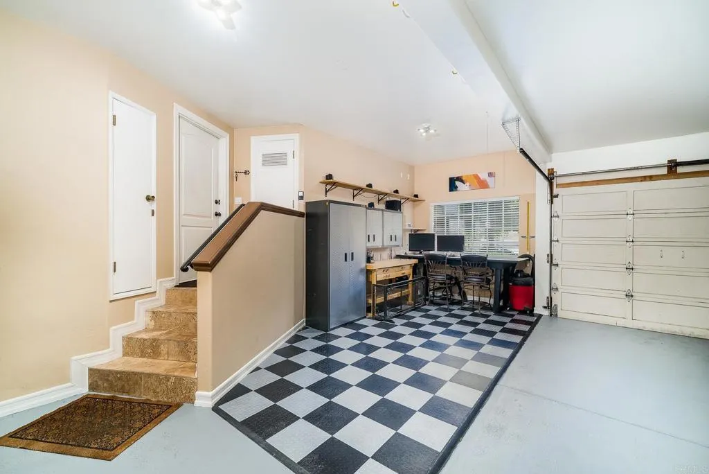 https://cdn.realtyfeed.com/cdn/127/305727206/1a4d77ce2416bff829bfa728566d2a15.webp