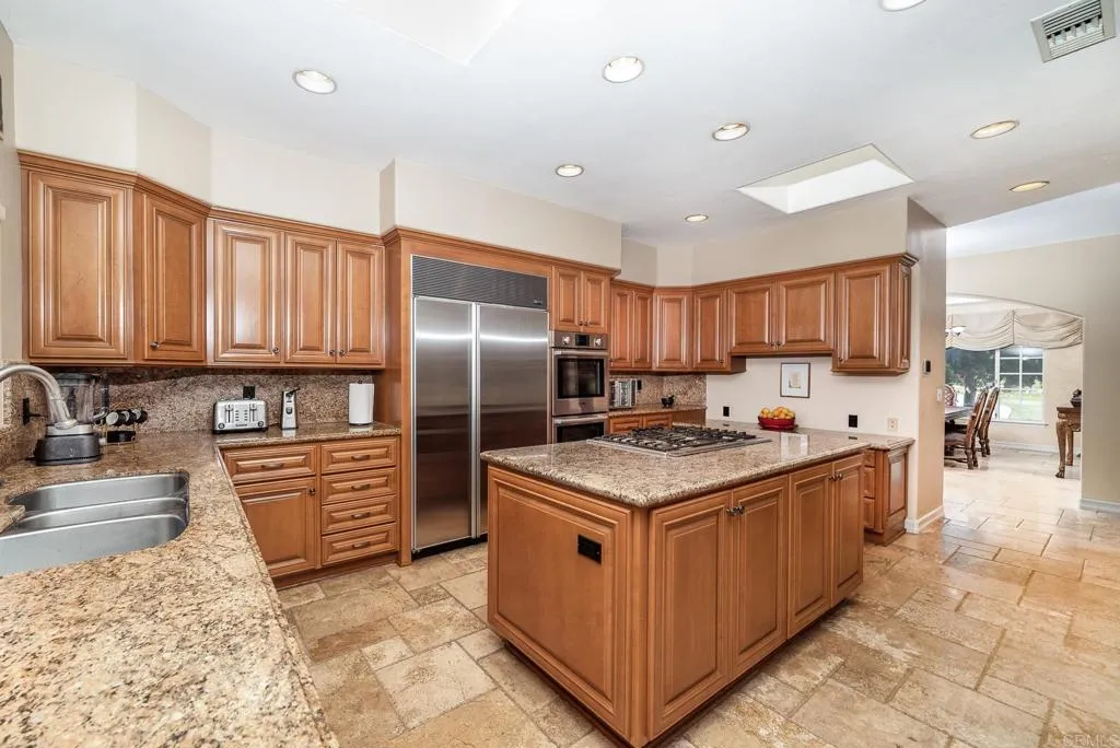 https://cdn.realtyfeed.com/cdn/127/305727206/226b9b7e874d4dd1dc4e28ffa483a7ef.webp