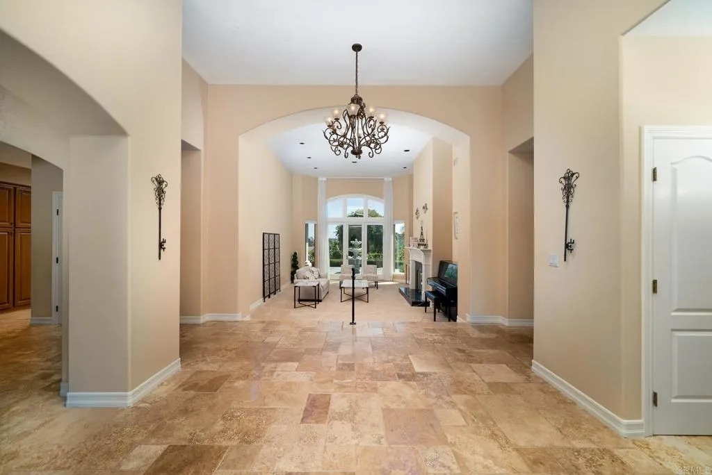 https://cdn.realtyfeed.com/cdn/127/305727206/60501d26308884ffe7233221a344903f.webp